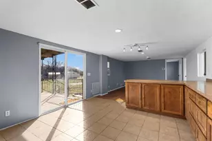 3209 Oak Hill Dr, Granbury, TX 76048 - Photo 9