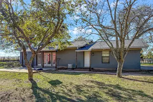 8090 County Rd 4528, Palestine, TX 75803 - Photo 13