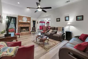 2121 Rey Dr, Waco, TX 76712 - Photo 5