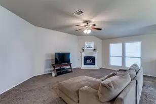 700 Lark Dr, Aubrey, TX 76227 - Photo 5