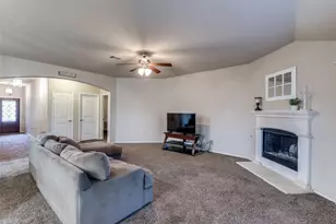 700 Lark Dr, Aubrey, TX 76227 - Photo 7