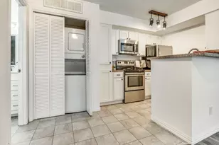 2309 Balsam Dr, Arlington, TX 76006 - Photo 3