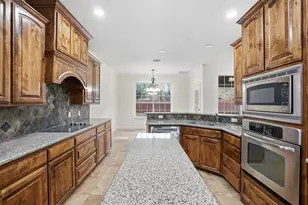 1104 Lynnwood Dr, Cleburne, TX 76033 - Photo 7