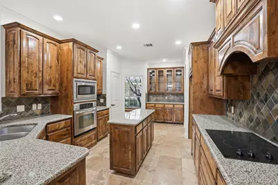 1104 Lynnwood Drive, Cleburne, TX 76033 - Photo 5