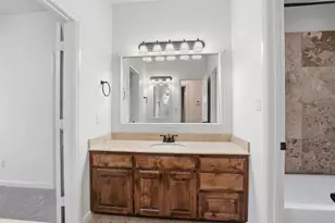 1104 Lynnwood Dr, Cleburne, TX 76033 - Photo 27