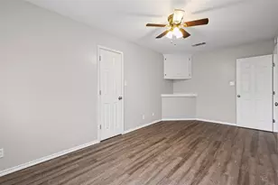 305 Virginia Ave, Waxahachie, TX 75165 - Photo 23