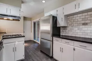 6327 Town Hill Ln, Dallas, TX 75214 - Photo 11