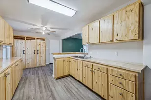 209 N Jarvis Ln, Azle, TX 76020 - Photo 7