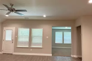 211 Tristan St, Mansfield, TX 76063 - Photo 5