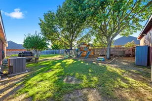 1021 Scenic Dr, Justin, TX 76247 - Photo 37