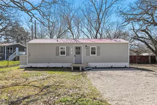 88 Live Oak St, Alvarado, TX 76009 - Photo 1