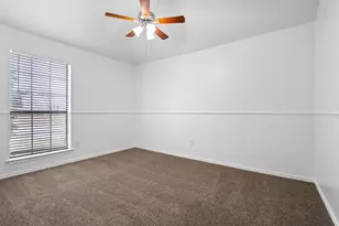 1601 Autumn Breeze Ln, Lewisville, TX 75077 - Photo 21