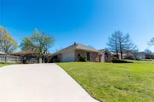 604 Valleyridge Ct, Decatur, TX 76234 - Photo 5