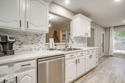 2637 Surrey Woods Road, Flower Mound, TX 75028 - Photo 9