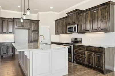 1801 Rockview Drive, Granbury, TX 76049 - Photo 11