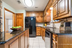 852 Windsong Ct, Bedford, TX 76021 - Photo 9