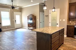 2306 Creek Dr, Granbury, TX 76048 - Photo 7