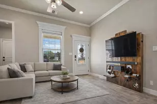 2306 Creek Dr, Granbury, TX 76048 - Photo 3