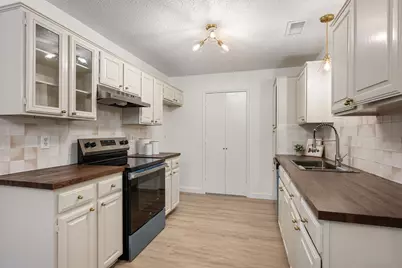 2334 Markland Street, Irving, TX 75060 - Photo 9