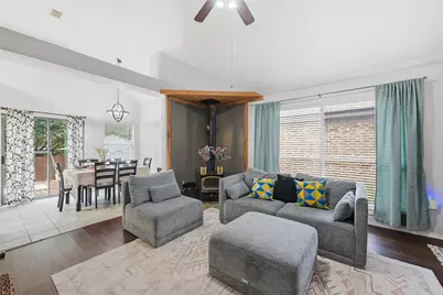 912 S Old Orchard Lane, Lewisville, TX 75067 - Photo 3