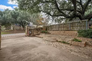 3900 Green Valley Dr, Waco, TX 76710 - Photo 31