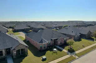 542 Meadowlake Dr, Waxahachie, TX 75165 - Photo 11