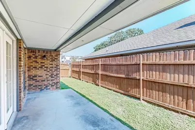 1908 N Irving Heights Drive, Irving, TX 75061 - Photo 35