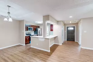 1908 N Irving Heights Dr, Irving, TX 75061 - Photo 5