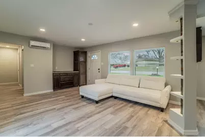 1704 Hillside Drive, River Oaks, TX 76114 - Photo 5