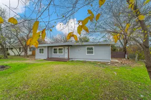 1704 Hillside Dr, River Oaks, TX 76114 - Photo 3