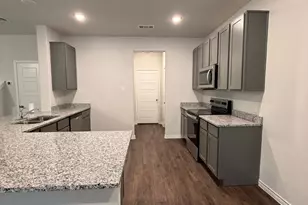 9916 Dynamics Dr, Fort Worth, TX 76131 - Photo 5