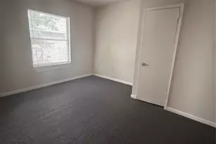 1466 E Myrtle St, Fort Worth, TX 76104 - Photo 11