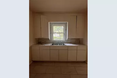 1466 E Myrtle Street, Fort Worth, TX 76104 - Photo 9