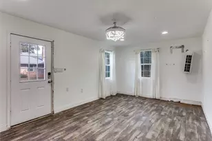 102 Hillside Dr W, Burleson, TX 76028 - Photo 27