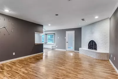 102 Hillside Drive W, Burleson, TX 76028 - Photo 5