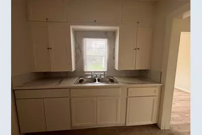 2928 Bomar Avenue, Fort Worth, TX 76103 - Photo 3