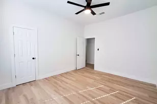 220 W Wardville St, Cleburne, TX 76033 - Photo 31