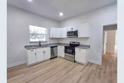 220 W Wardville Street, Cleburne, TX 76033 - Photo 13