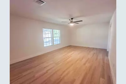 220 W Wardville Street, Cleburne, TX 76033 - Photo 27