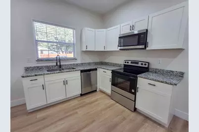 220 W Wardville Street, Cleburne, TX 76033 - Photo 11