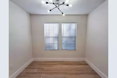 220 W Wardville Street, Cleburne, TX 76033 - Photo 5