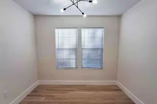 220 W Wardville St, Cleburne, TX 76033 - Photo 5