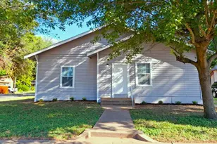 220 W Wardville St, Cleburne, TX 76033 - Photo 1