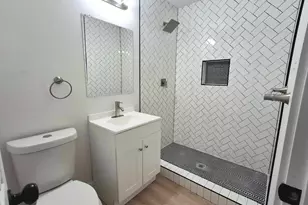 220 W Wardville St, Cleburne, TX 76033 - Photo 17