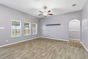 445 Pollyann Trl, Fort Worth, TX 76052 - Photo 9