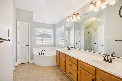 100 Lorient Drive, Mansfield, TX 76063 - Photo 21