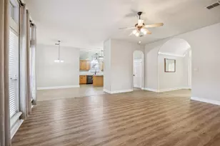 100 Lorient Dr, Mansfield, TX 76063 - Photo 9