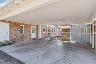 10609 Seagoville Rd, Dallas, TX 75217 - Photo 29