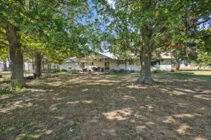 62 Sanders Rd, Whitesboro, TX 76273 - Photo 37