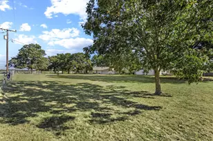 62 Sanders Rd, Whitesboro, TX 76273 - Photo 31